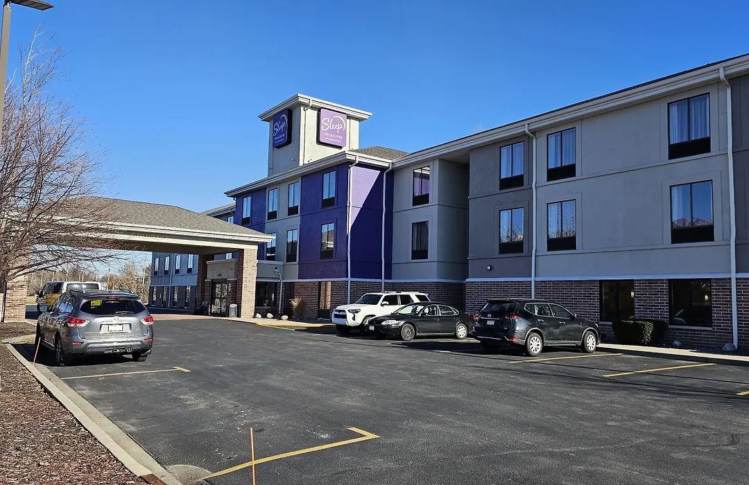 Sleep Inn & Suites Milwaukee Airport-1